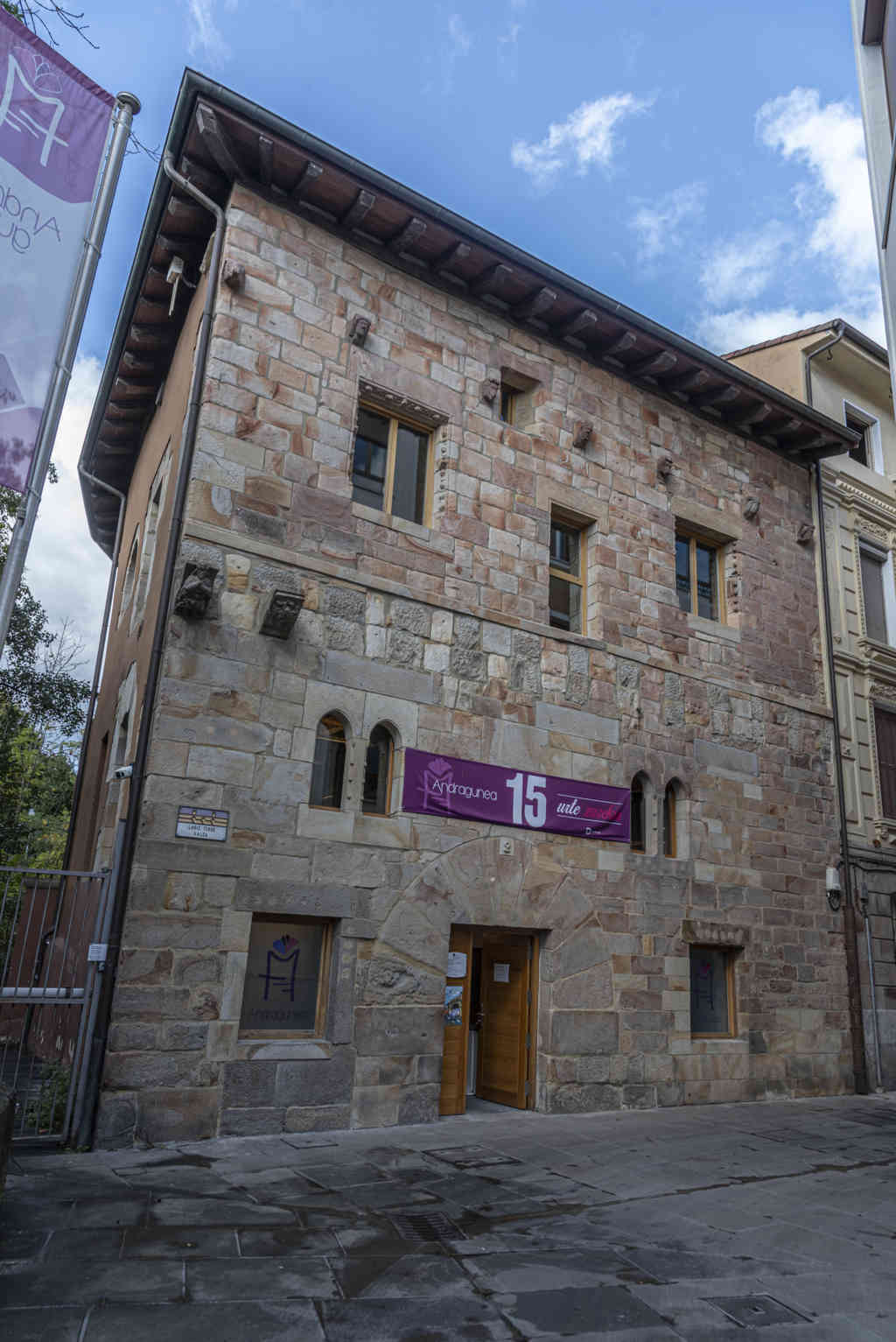 Vizcaya - Durango 28 - Torre Lariz.jpg